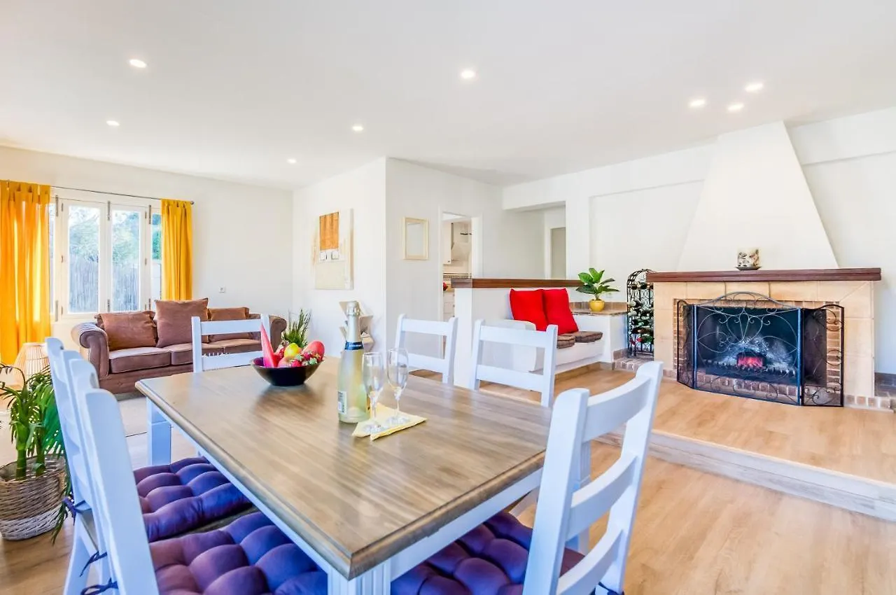 Ideal Property Mallorca - Villa Jardi Alcúdia 0*,